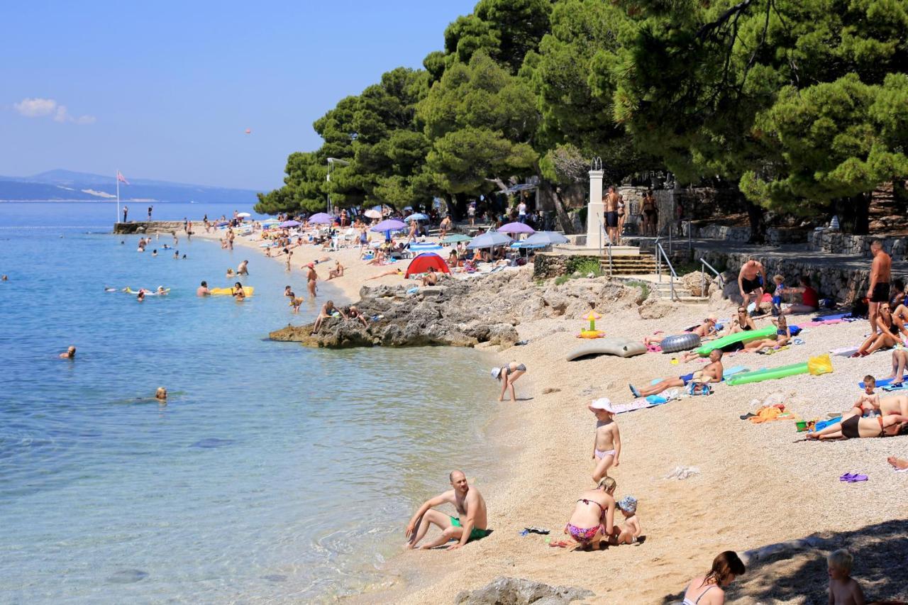 Apartments By The Sea Brela, Makarska - 16950 ภายนอก รูปภาพ