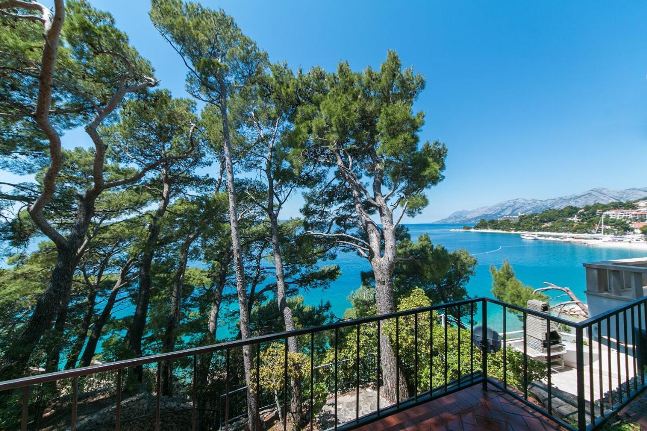 Apartments By The Sea Brela, Makarska - 16950 ภายนอก รูปภาพ