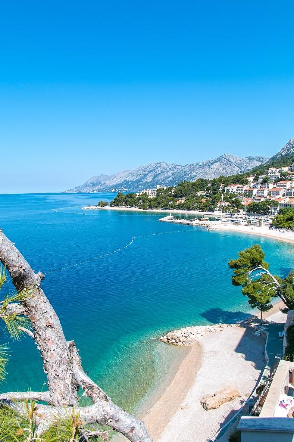 Apartments By The Sea Brela, Makarska - 16950 ภายนอก รูปภาพ