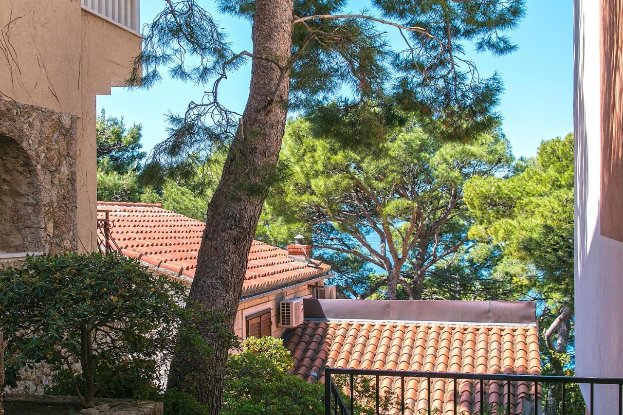 Apartments By The Sea Brela, Makarska - 16950 ภายนอก รูปภาพ